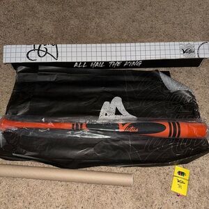 Victus Crayon Bat By The Bat King 32 Inch